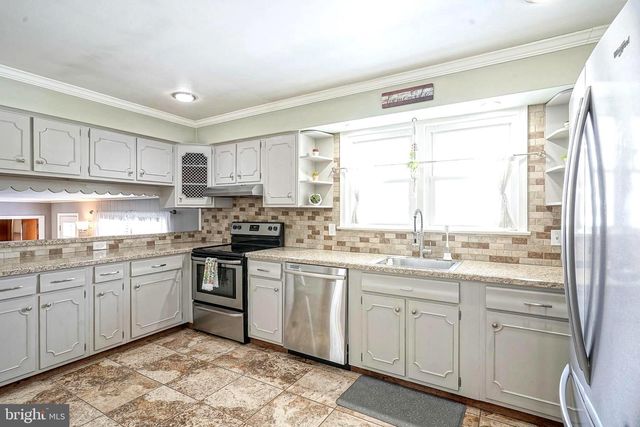 101 GIAMMARINO AVE, Gibbstown, NJ 08027