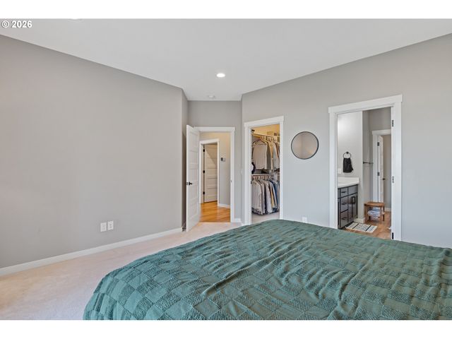 250 RED ROCK Dr, Castle Rock, WA 98611