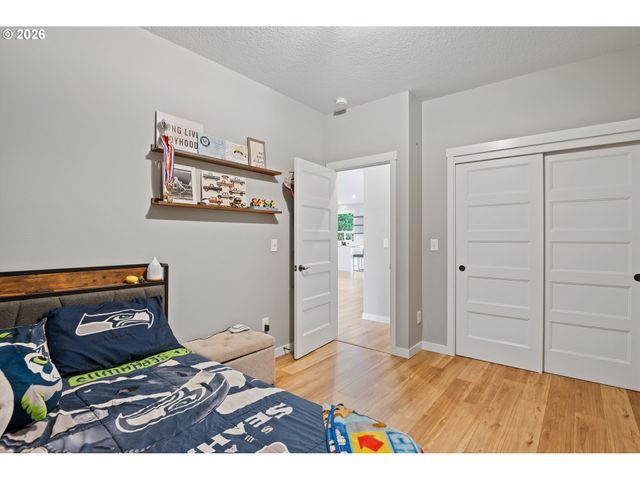 250 RED ROCK Dr, Castle Rock, WA 98611