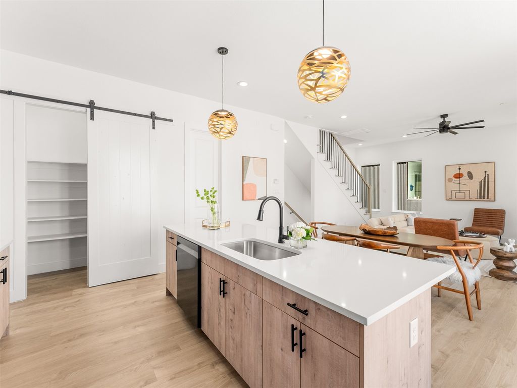 2015 N Prairie Avenue 107, Dallas, TX 75204