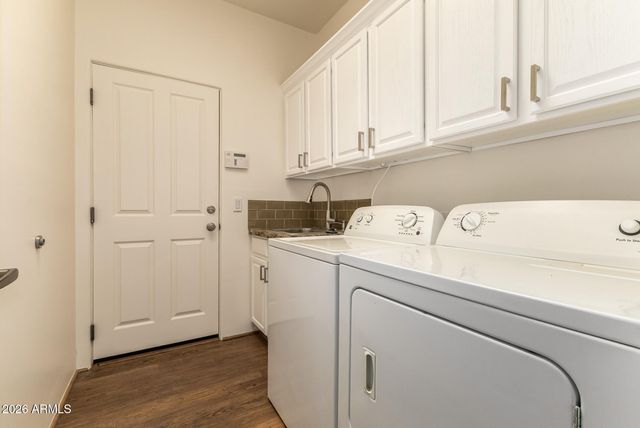 37415 N 24TH Street, Phoenix, AZ 85086