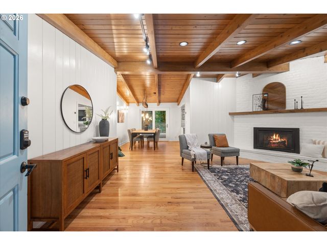 1023 LUND St, Lake Oswego, OR 97034