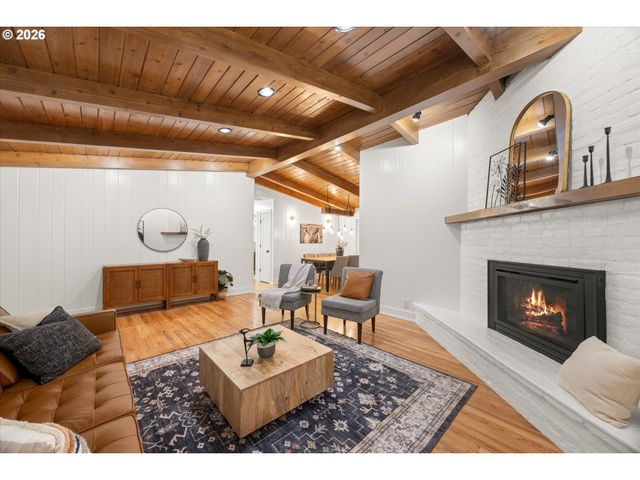 1023 LUND St, Lake Oswego, OR 97034