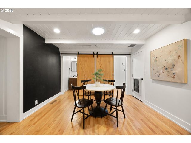 1023 LUND St, Lake Oswego, OR 97034