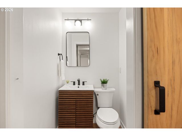 1023 LUND St, Lake Oswego, OR 97034