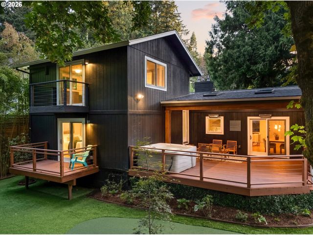 1023 LUND St, Lake Oswego, OR 97034