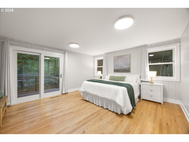 1023 LUND St, Lake Oswego, OR 97034