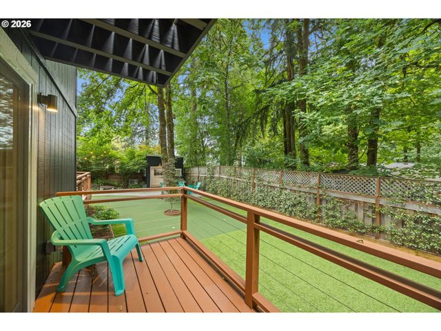 1023 LUND St, Lake Oswego, OR 97034