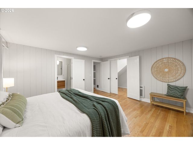 1023 LUND St, Lake Oswego, OR 97034