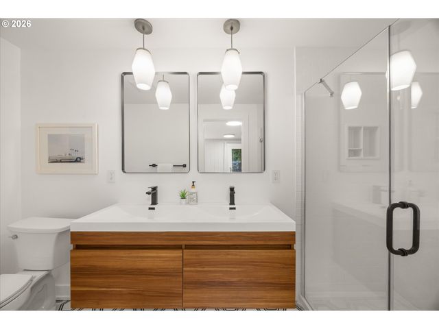 1023 LUND St, Lake Oswego, OR 97034