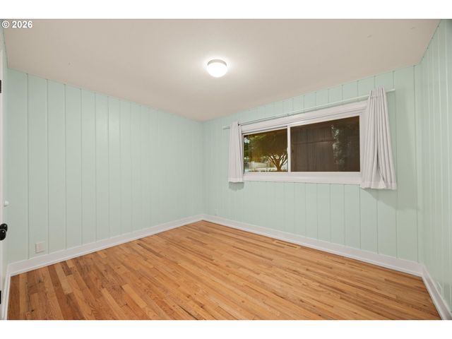 1023 LUND St, Lake Oswego, OR 97034