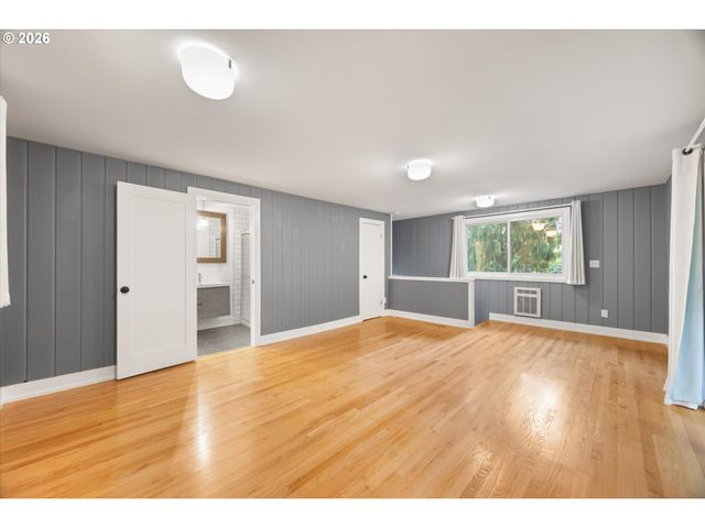1023 LUND St, Lake Oswego, OR 97034