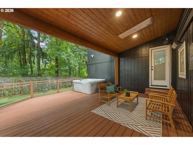 1023 LUND St, Lake Oswego, OR 97034