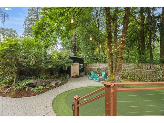 1023 LUND St, Lake Oswego, OR 97034