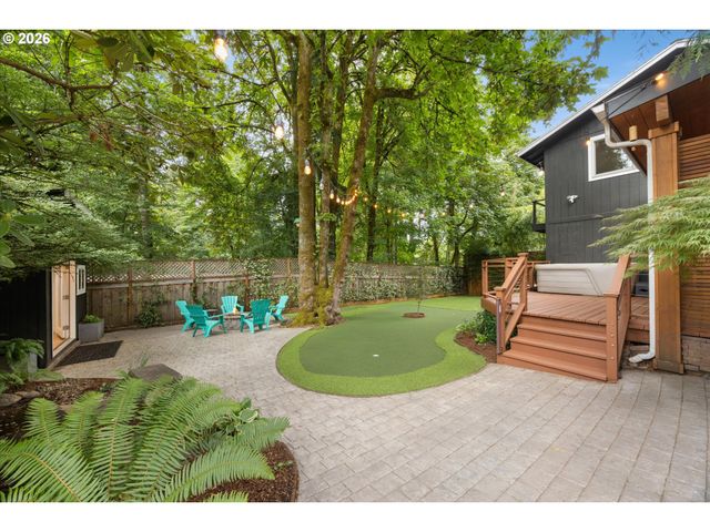 1023 LUND St, Lake Oswego, OR 97034