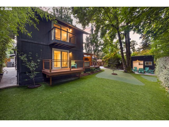 1023 LUND St, Lake Oswego, OR 97034