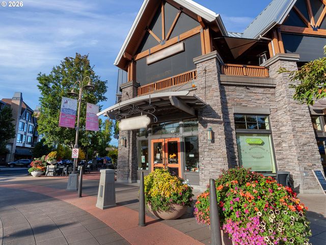 1023 LUND St, Lake Oswego, OR 97034