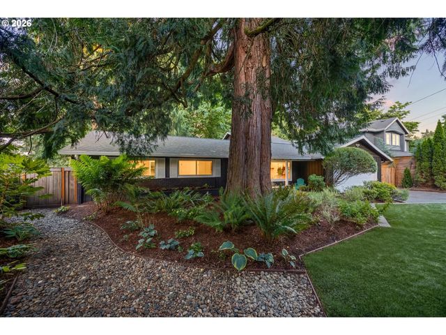 1023 LUND St, Lake Oswego, OR 97034