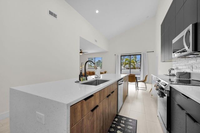 1590 S WASHINGTON AVENUE, Clearwater, FL 33756