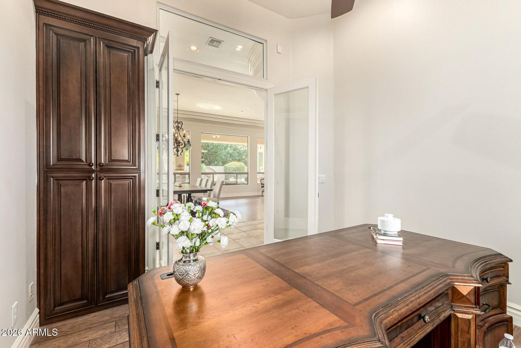 Image 13 of property listing at 10919 E ONYX Court, Scottsdale, AZ 85259