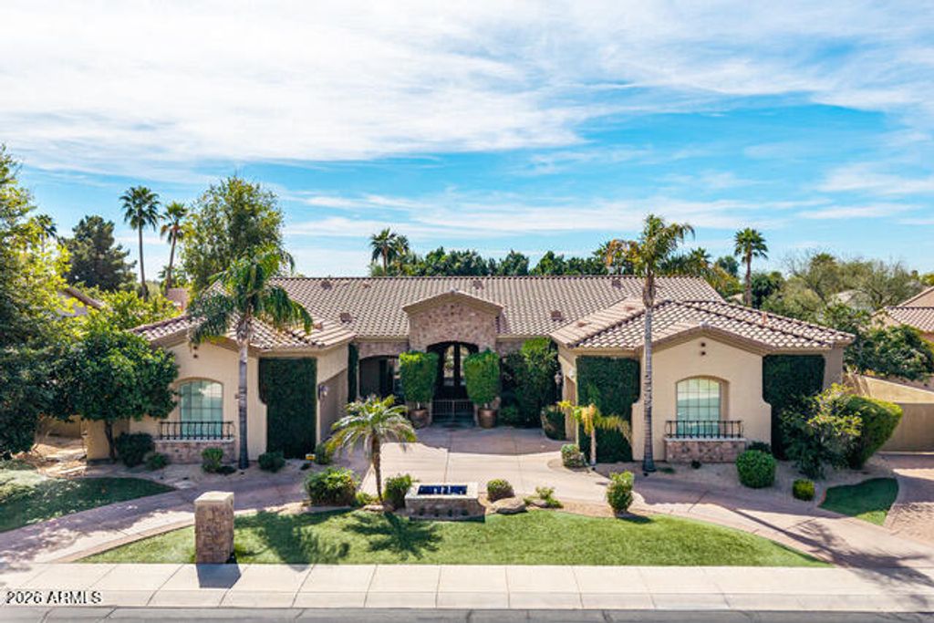 Image 2 of property listing at 10919 E ONYX Court, Scottsdale, AZ 85259