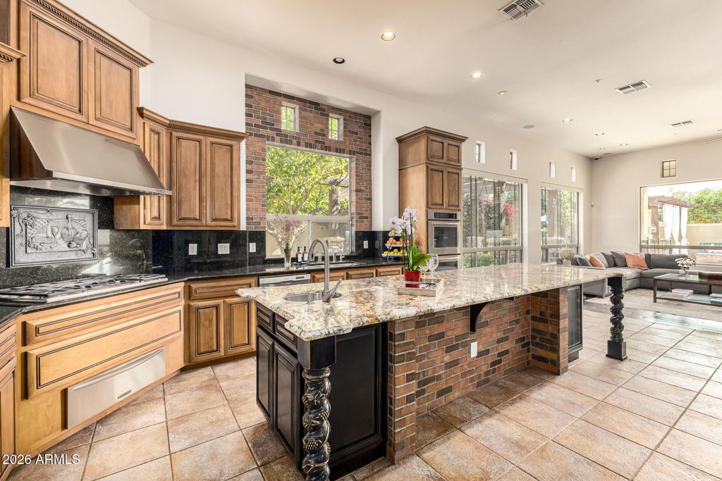 Image 4 of property listing at 10919 E ONYX Court, Scottsdale, AZ 85259