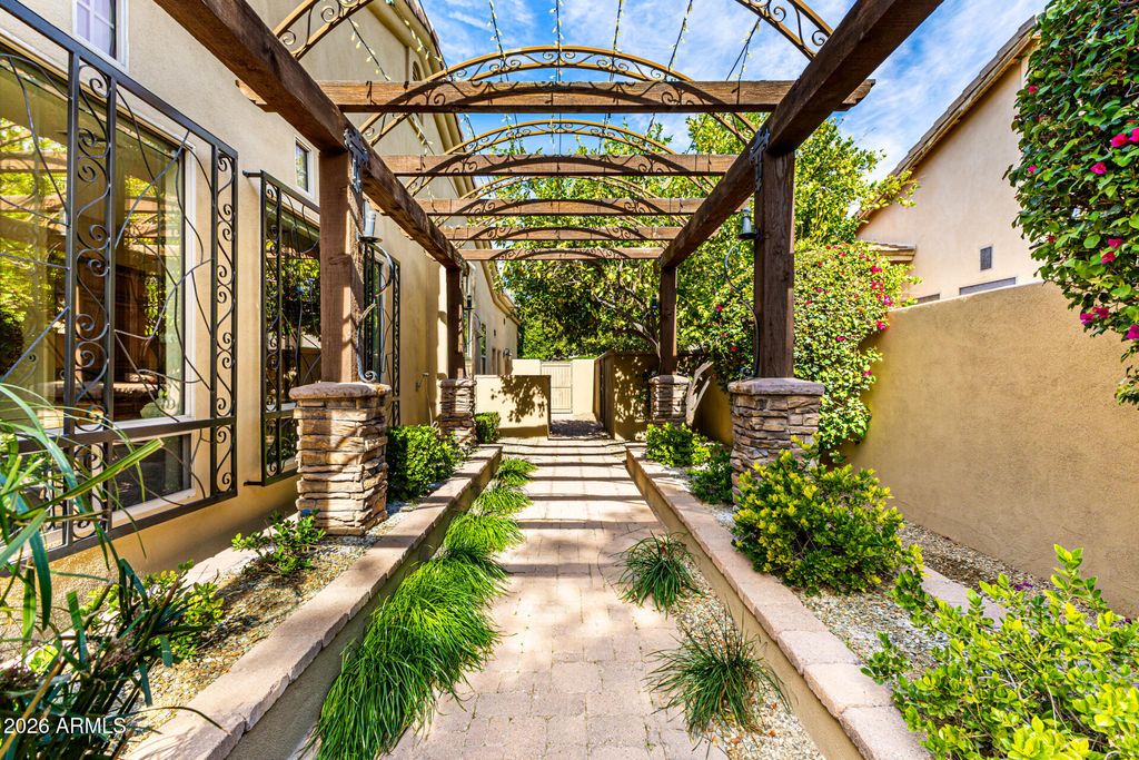 Image 63 of property listing at 10919 E ONYX Court, Scottsdale, AZ 85259