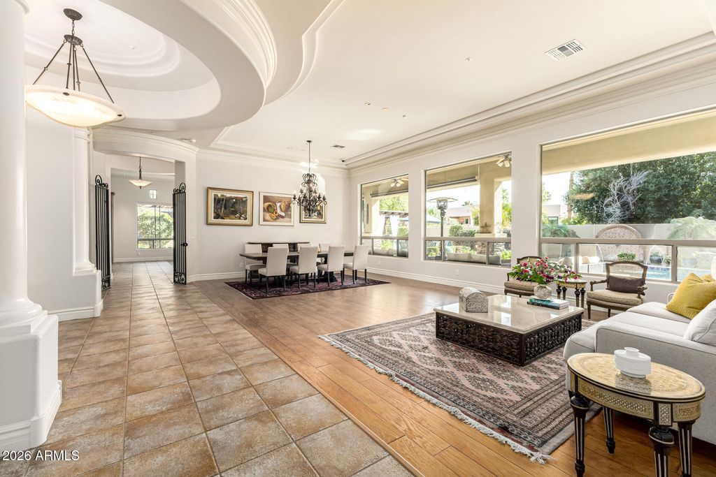 Image 9 of property listing at 10919 E ONYX Court, Scottsdale, AZ 85259