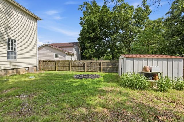 3201 Towne Village Rd, Antioch, TN 37013