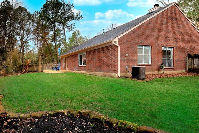 67 W Trillium Circle, The Woodlands, TX 77381