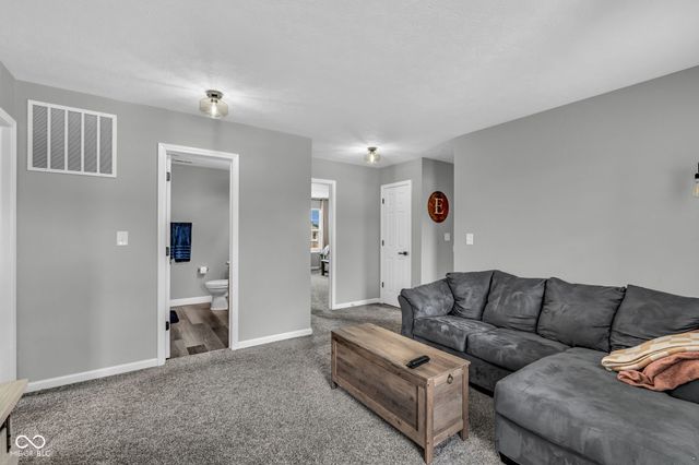 670 Albermarle Drive, Pittsboro, IN 46167