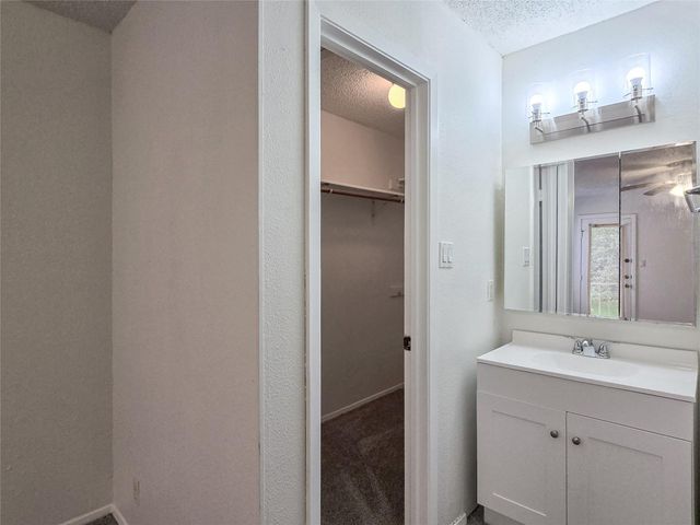 8418 Fathom CIR 103, Austin, TX 78750