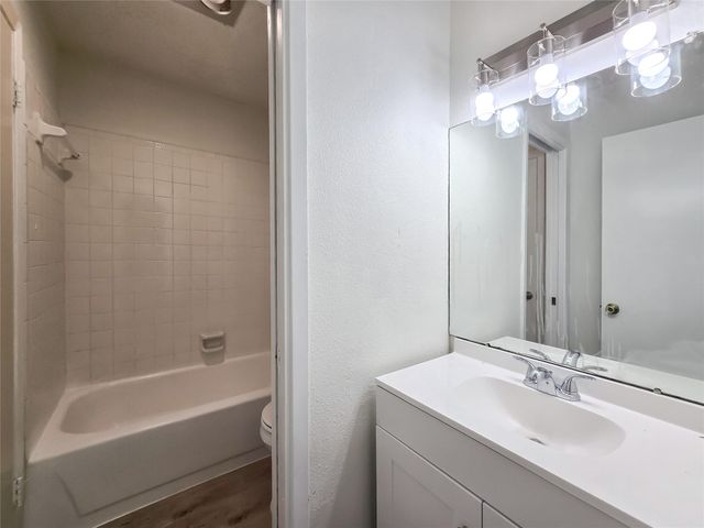 8418 Fathom CIR 103, Austin, TX 78750