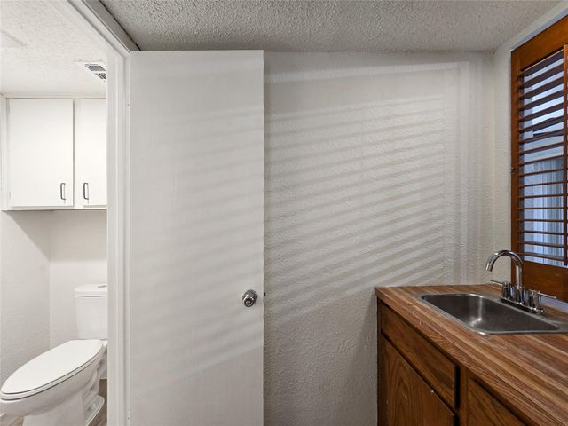 8418 Fathom CIR 103, Austin, TX 78750