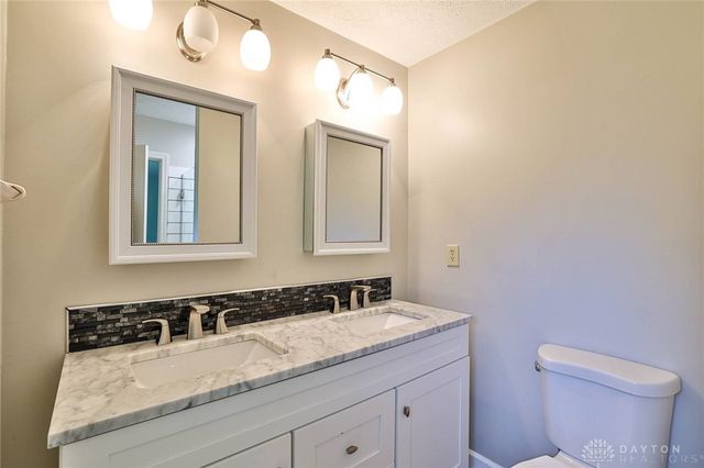 120 Clearview Drive, Springboro, OH 45066
