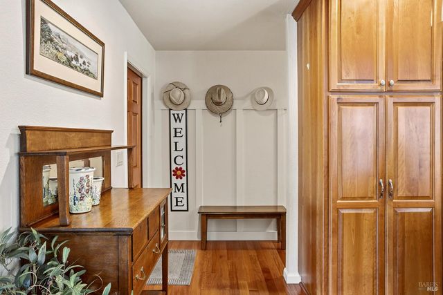 1361 Sirah Ct, Ukiah, CA 95482