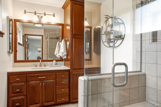 1361 Sirah Ct, Ukiah, CA 95482