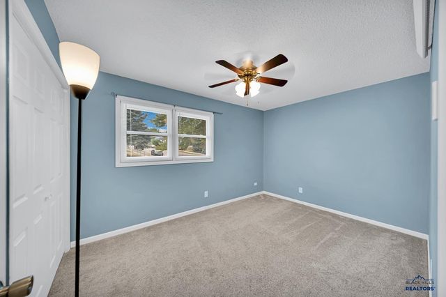 1648 MINUTEMAN DR, Rapid City, SD 57701