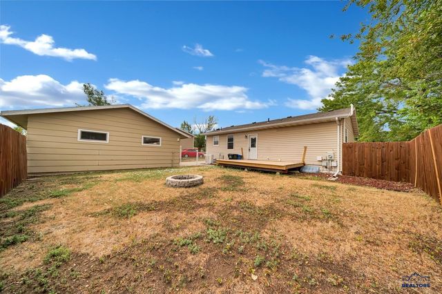 1648 MINUTEMAN DR, Rapid City, SD 57701