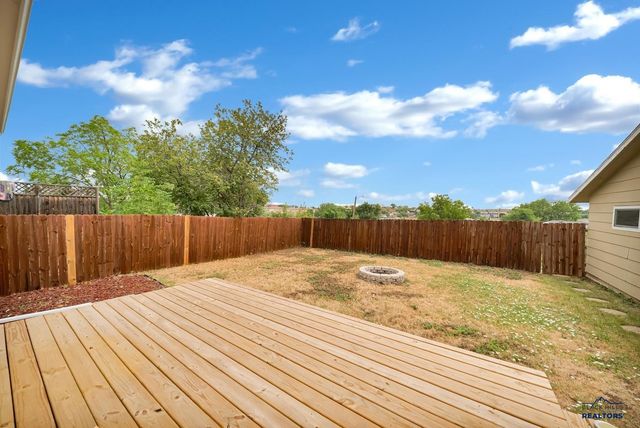 1648 MINUTEMAN DR, Rapid City, SD 57701