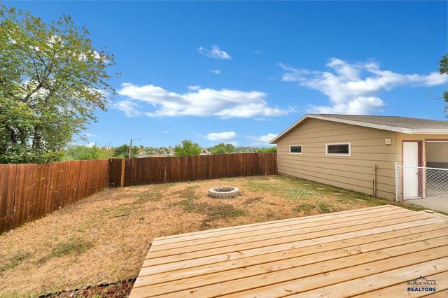 1648 MINUTEMAN DR, Rapid City, SD 57701