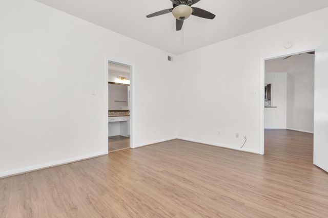 4144 Greystone Way 703, Sugar Land, TX 77479