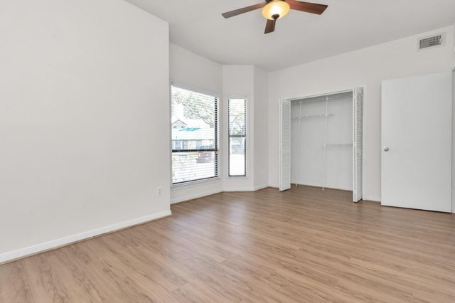 4144 Greystone Way 703, Sugar Land, TX 77479