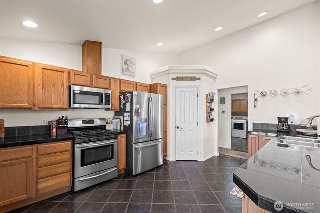 810 Cody Street SE, Rainier, WA 98576