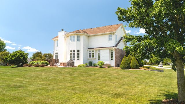 2305 Fox Run Drive, Kankakee, IL 60901