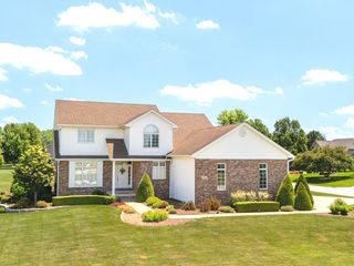 2305 Fox Run Drive, Kankakee, IL 60901