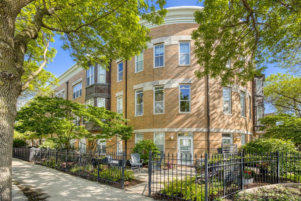 2477 W Montrose Avenue, Chicago, IL 60618 — photo 3
