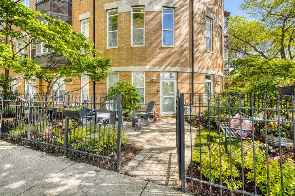 2477 W Montrose Avenue, Chicago, IL 60618 — photo 4