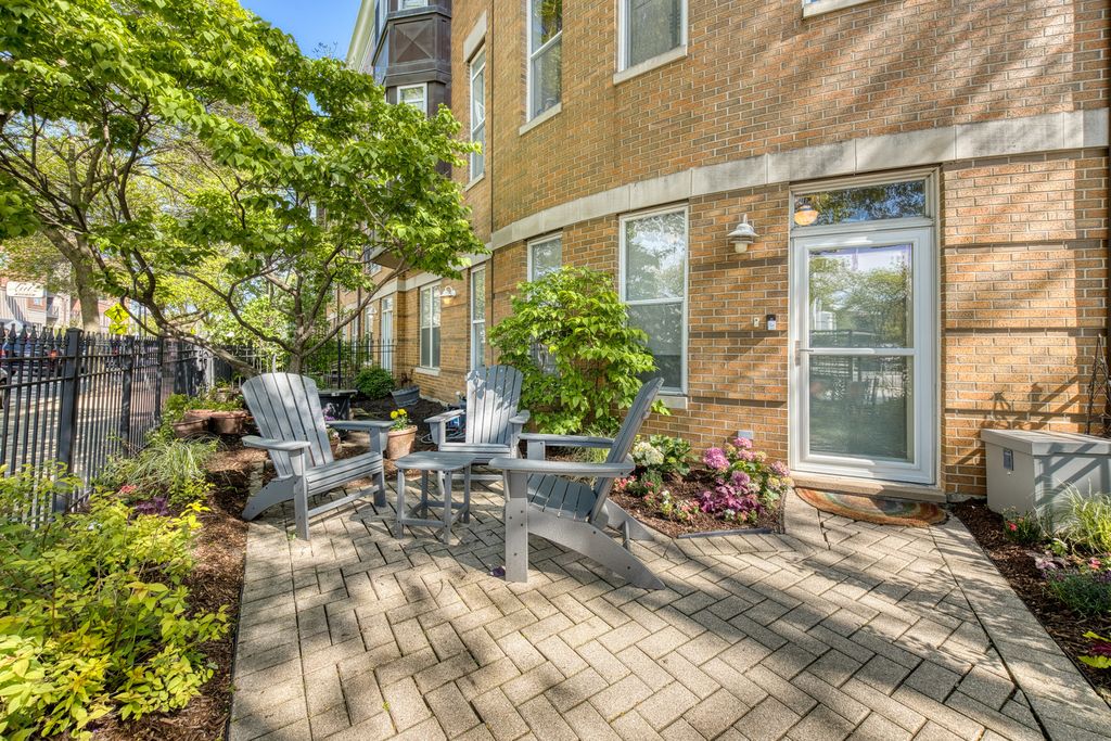 2477 W Montrose Avenue, Chicago, IL 60618 — photo 5