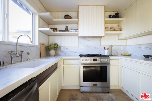 1411 Armadale Avenue, Los Angeles, CA 90042